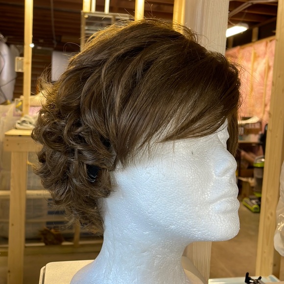 NWT 8” side part golden brown medium ash brown wig back curls swept long bangs - Picture 13 of 16